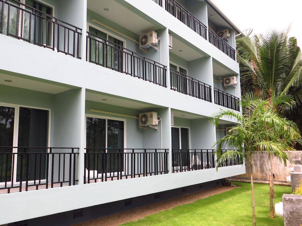 Hotel Ruk Cozy à Khao Lak Extérieur photo