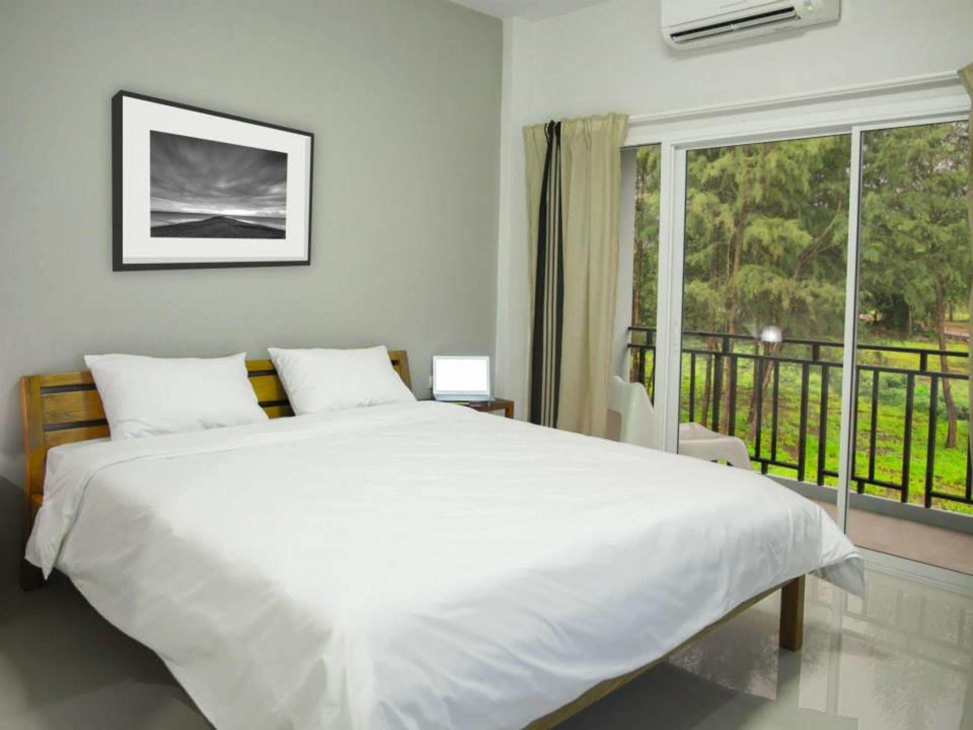Hotel Ruk Cozy à Khao Lak Extérieur photo