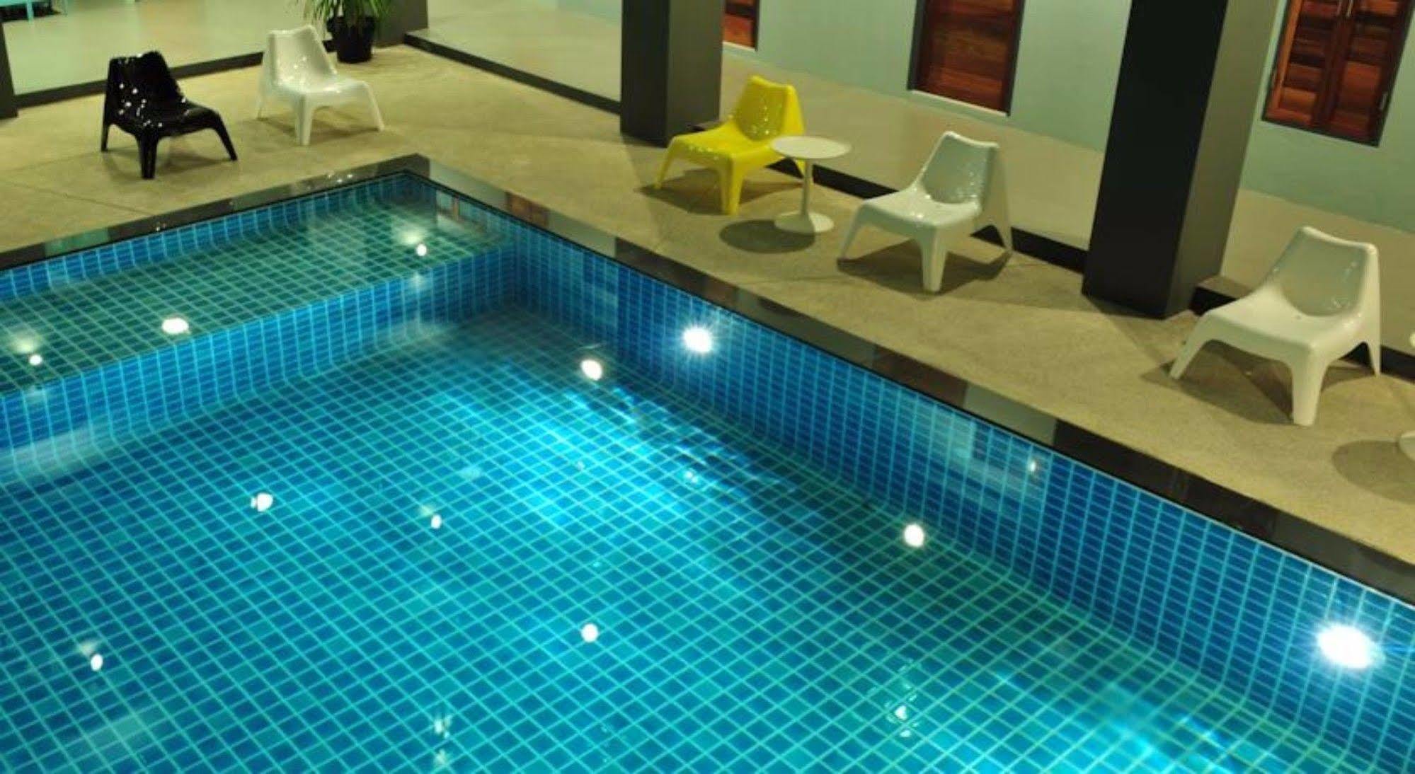 Hotel Ruk Cozy à Khao Lak Extérieur photo